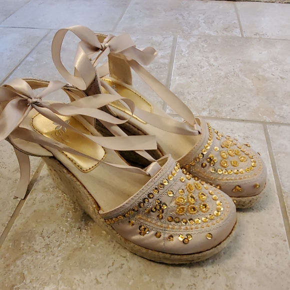 Wedges - Picture 1 of 5